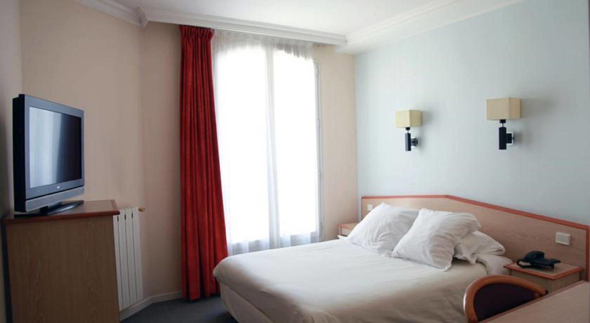 Hotel Briand Devient Hotel Ipl Левалуа-Пере Экстерьер фото